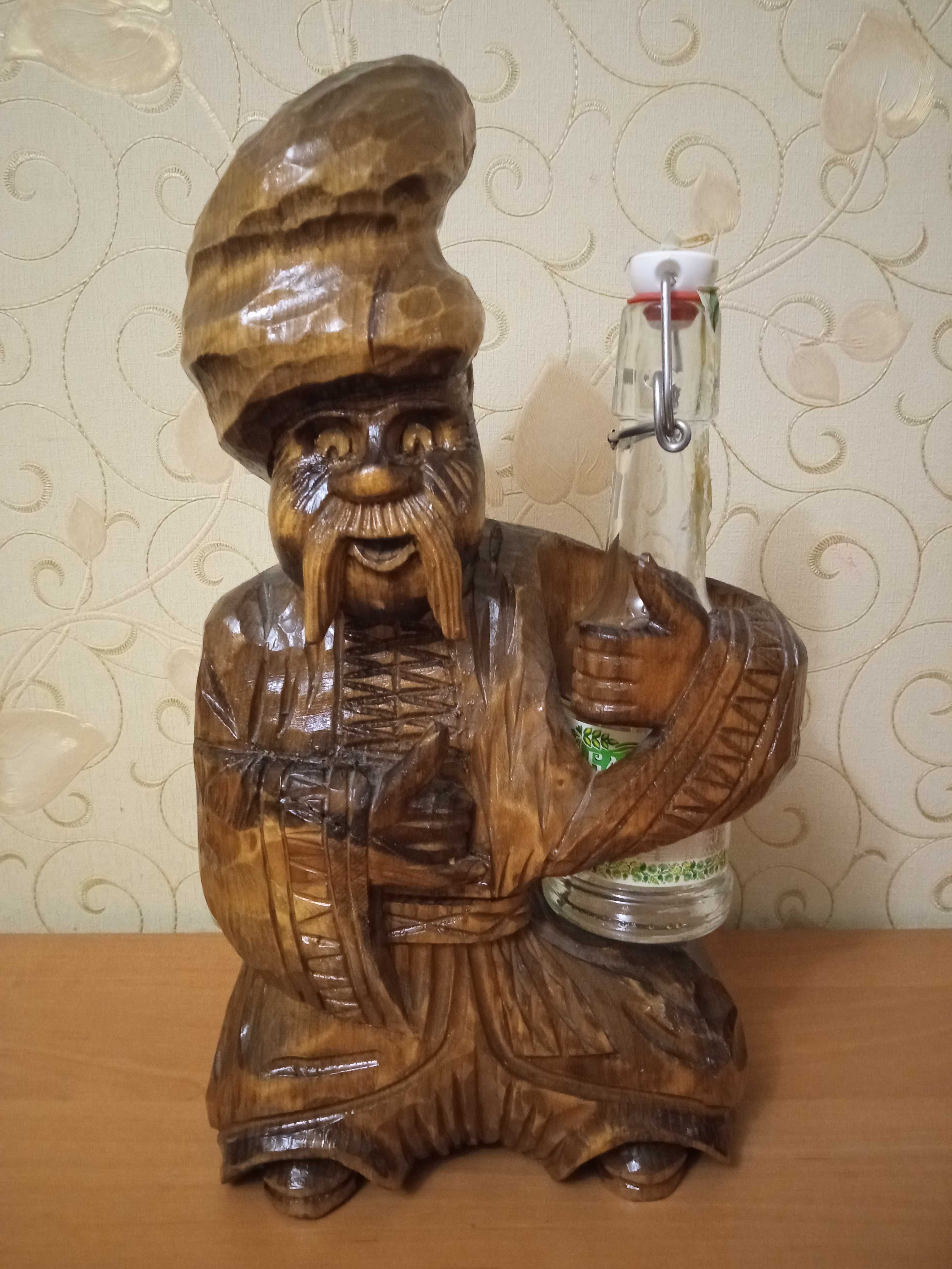 Продам дерев'яну статуетку козак