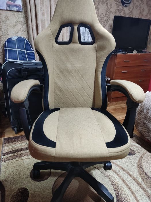 Комп'ютерне крісло