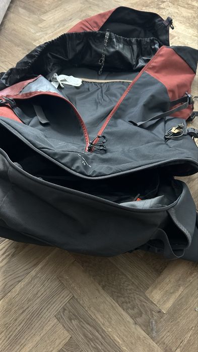 Plecak turystyczny Forclaz MT100 Easyfit 70L