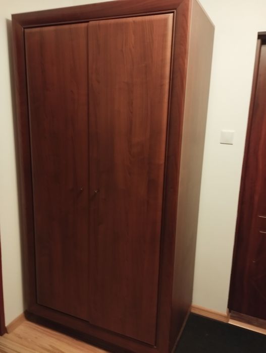Szafa ubraniowa. BRW. Duża. Pojemna. Ciemny brąz.
