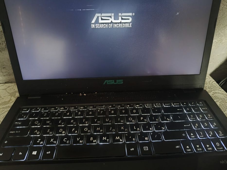 Laptop Asus F570U