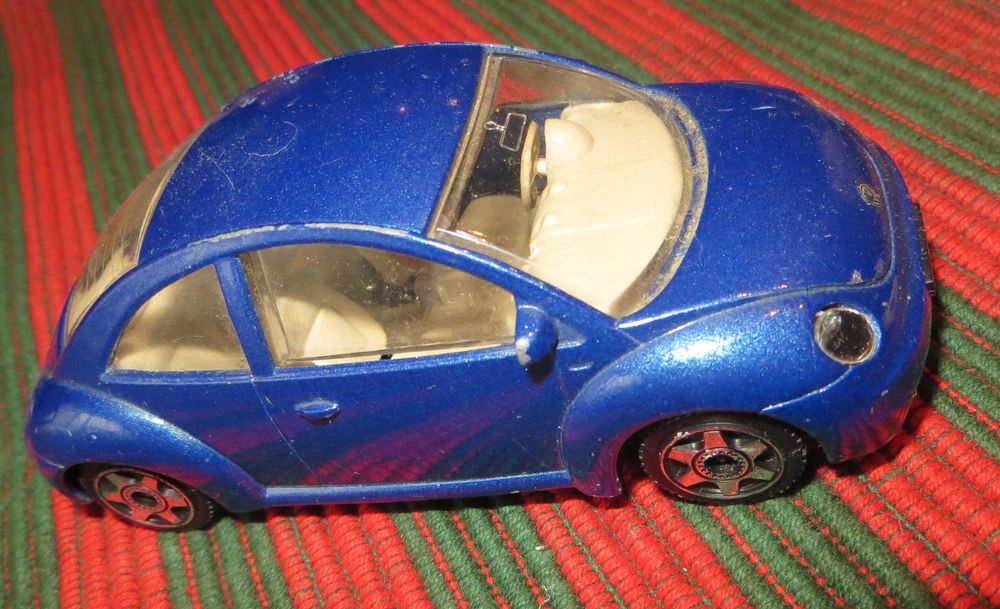Antiguidades - Carro Volkswagem New Beatle da Burago - Escala: 1:43
