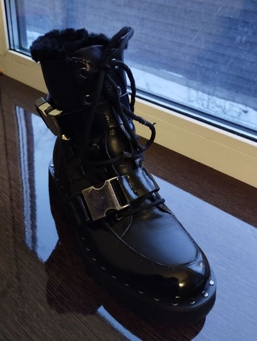 Зимние кожаные ботинки женские