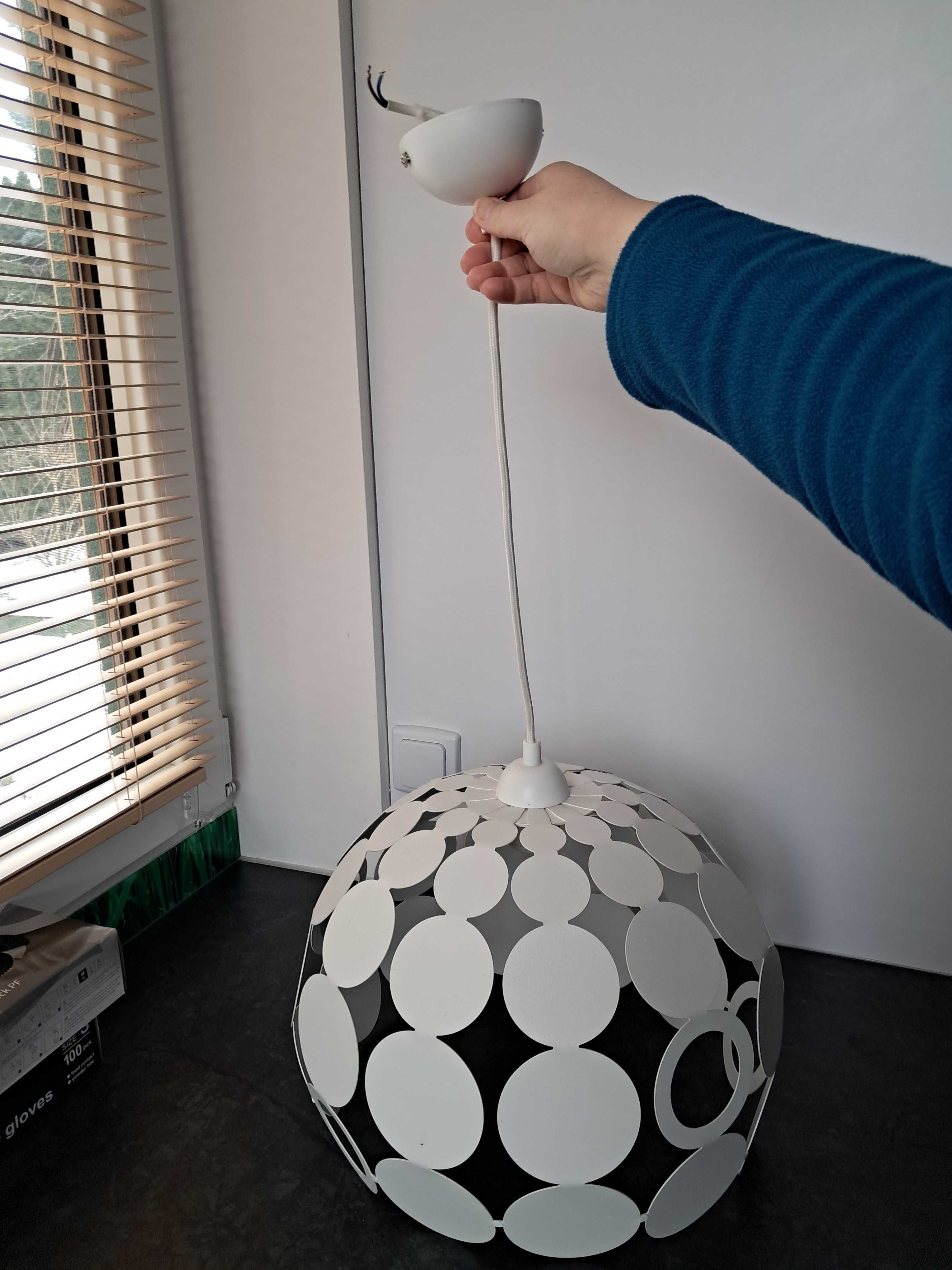 Lampa wisząca biała kula