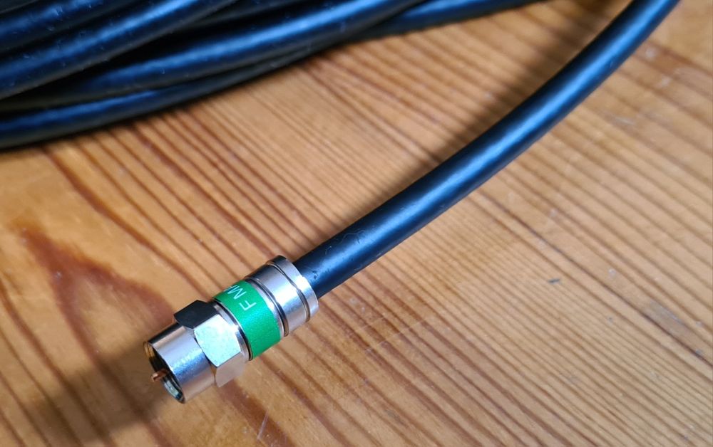 Kabel antenowy koncentryczny Triset 113-PE/Triset Plus A+ z wtykami F