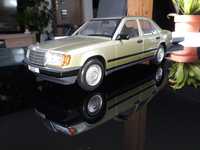 Mercedes Benz W124 MCG 1:18