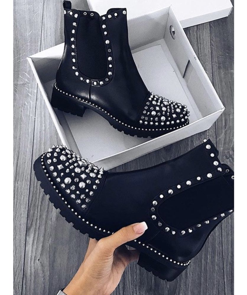 Botas Pretas / botins punk com spikes - usadas 1x (37)