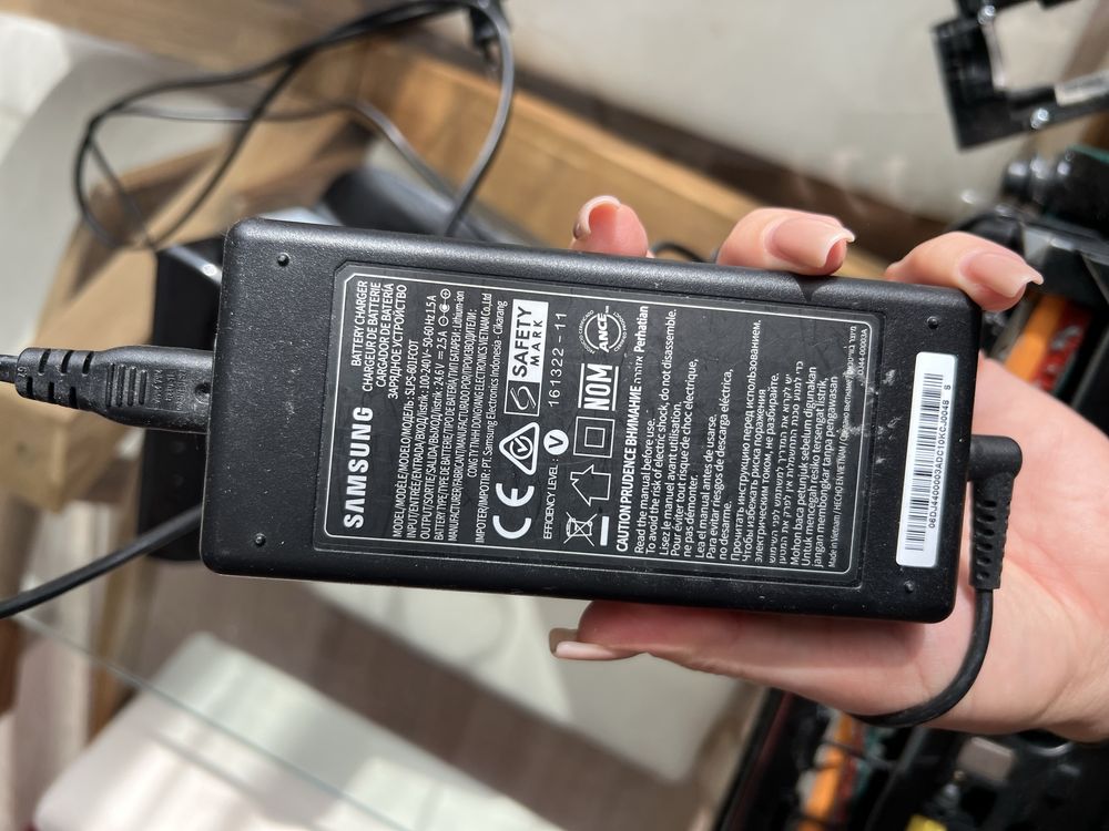 Робот пилосос Samsung Powerbot VR20R7260WC/EV