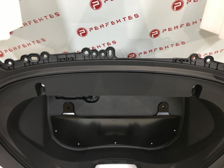 Багажник передній пластиковий Tesla M3 1081674 Дорест/Рестайл 2021+