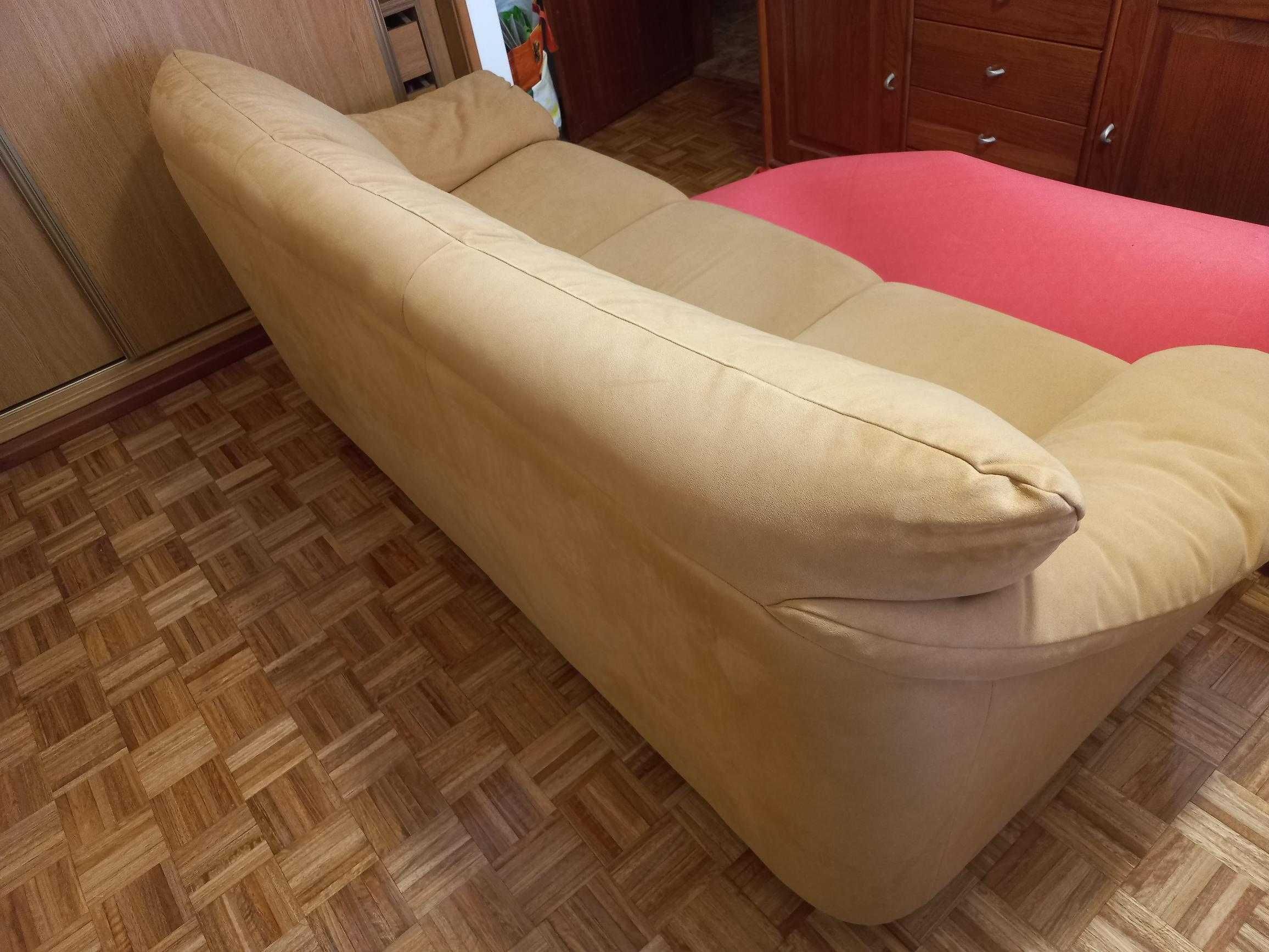 Conjunto Sofás 3 + 2 Lugares Camel em Excelente Estado