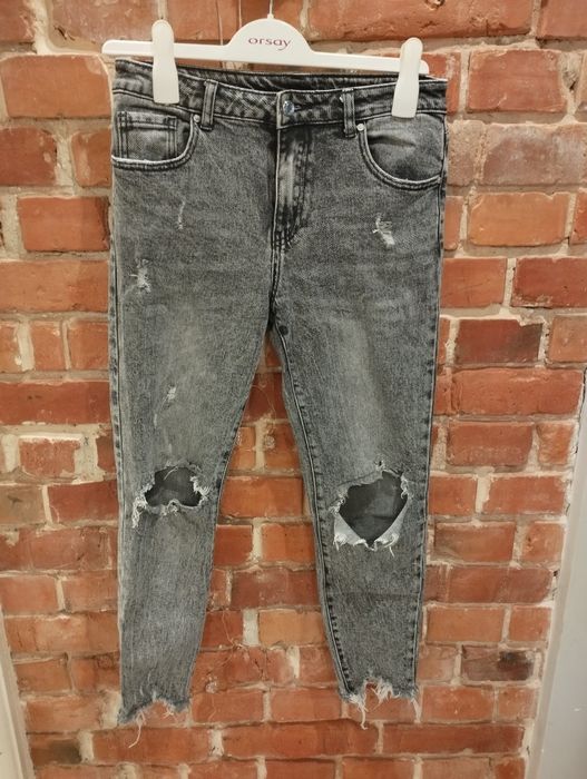 Dżinsy damskie dziury