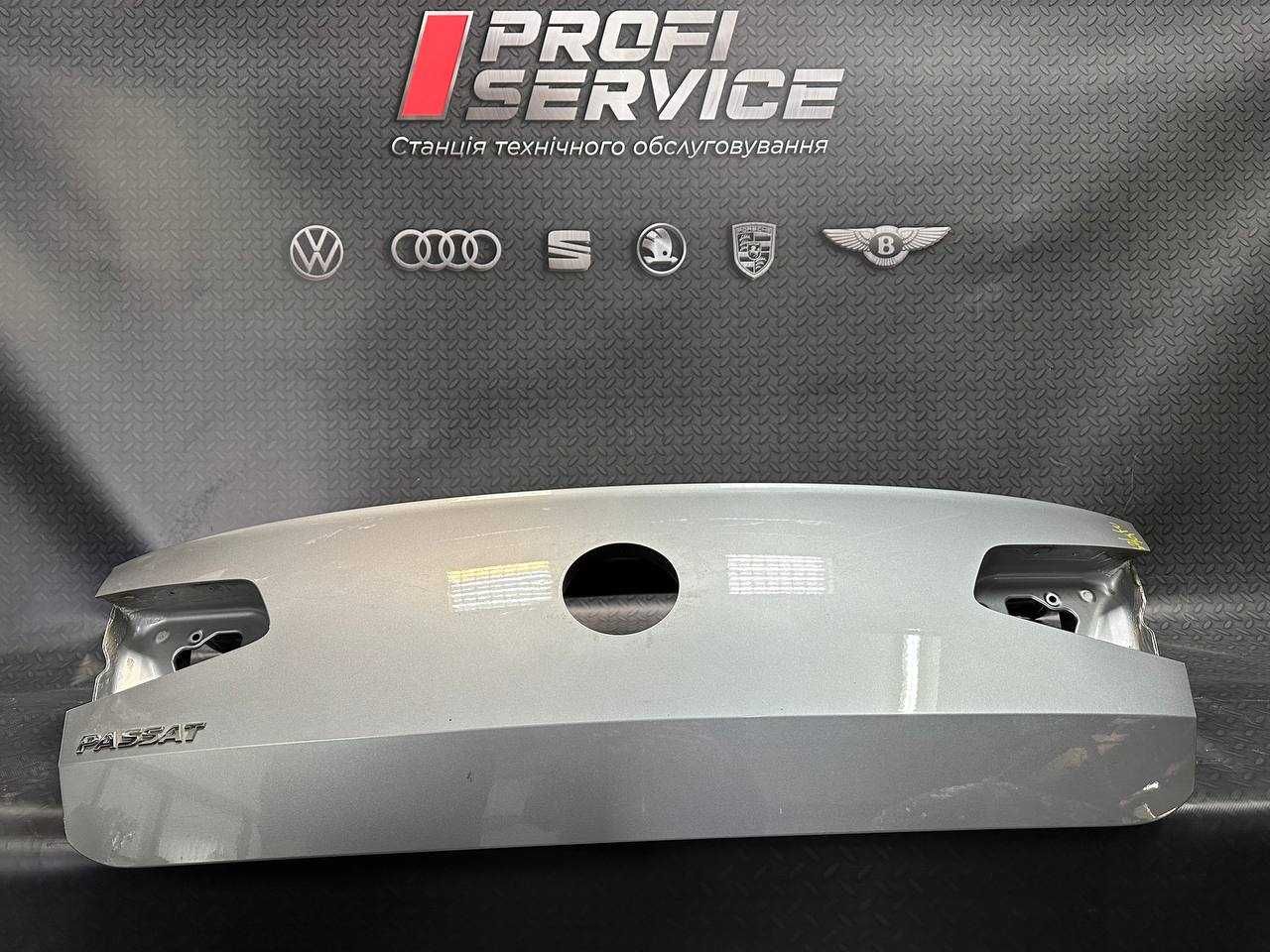 Кришка багажника Passat B8 седан LB7W 316/23 вживана