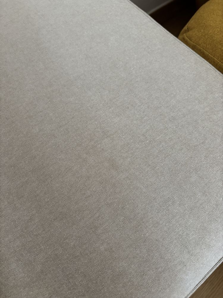 Repousa-pés ikea com arrumação