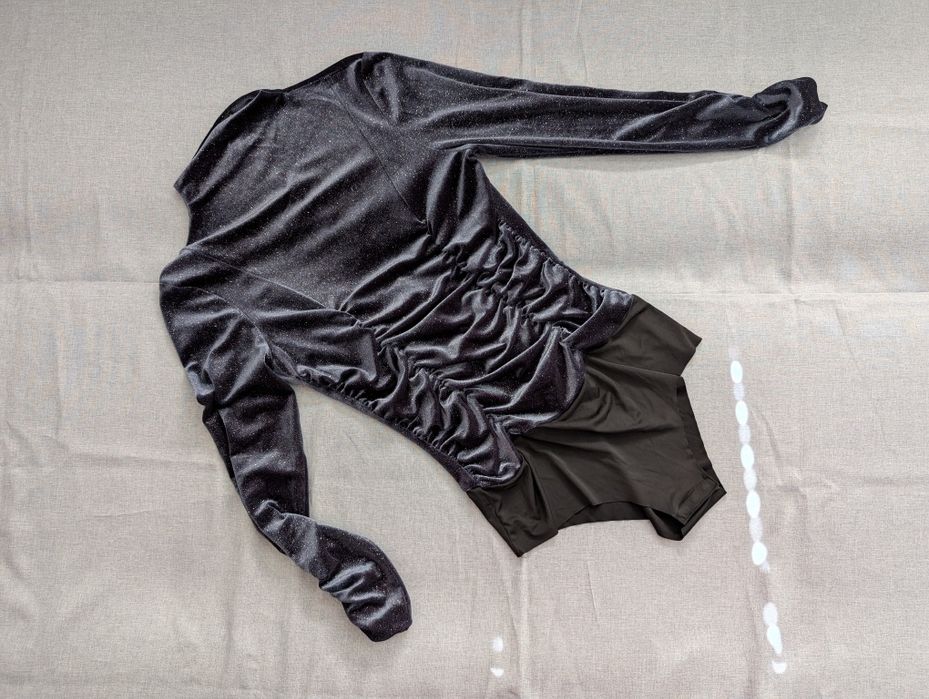 Błyszczące body Zara