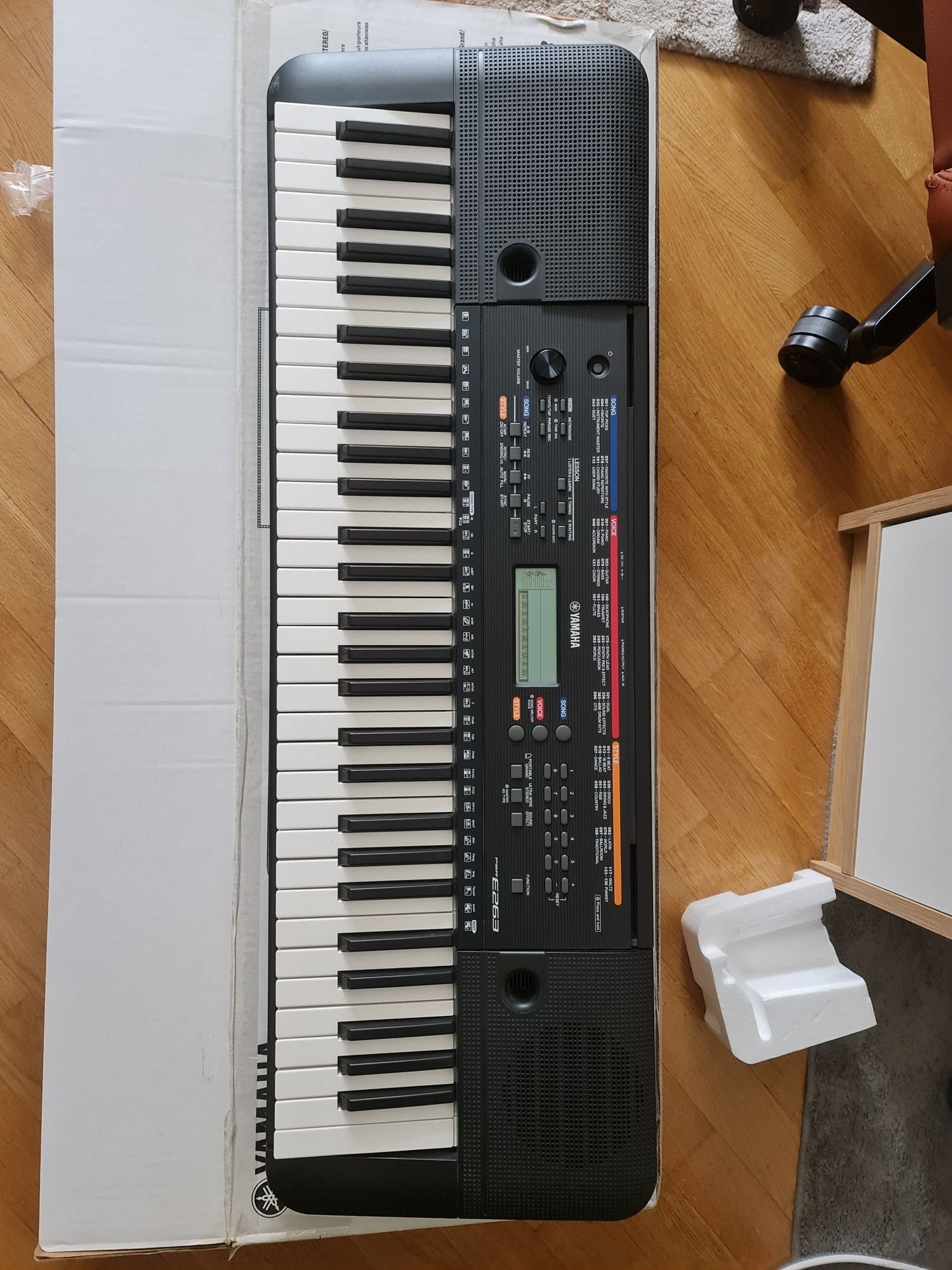Продам Yamaha psr-e263