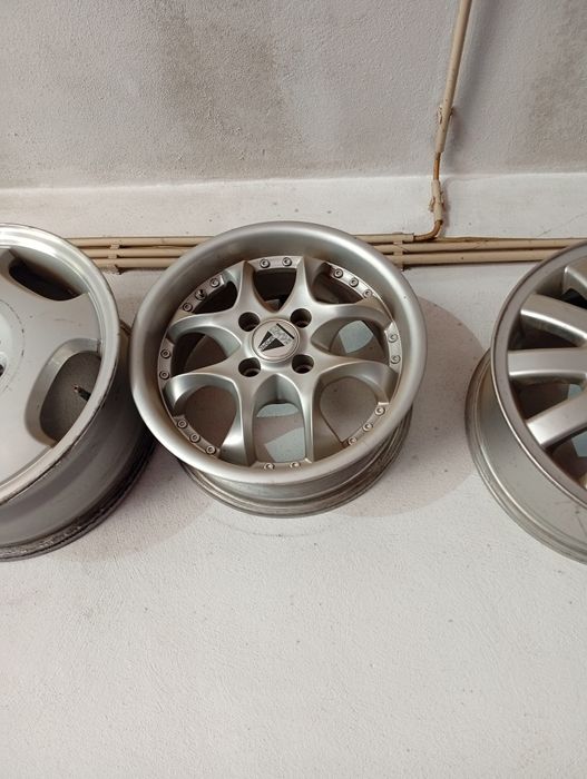 Vários jogos de jantes