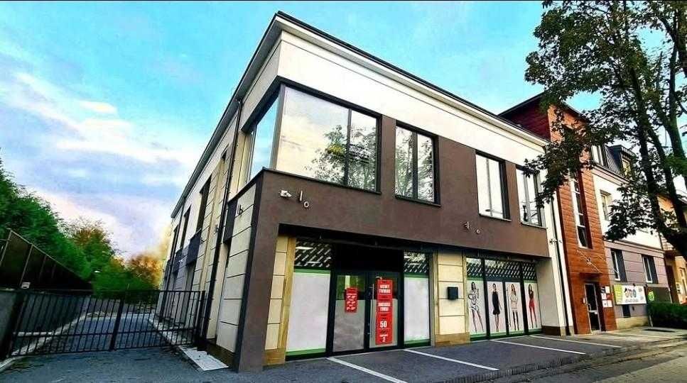 Na wynajem podwójny lokal w ścisłym centrum miasta