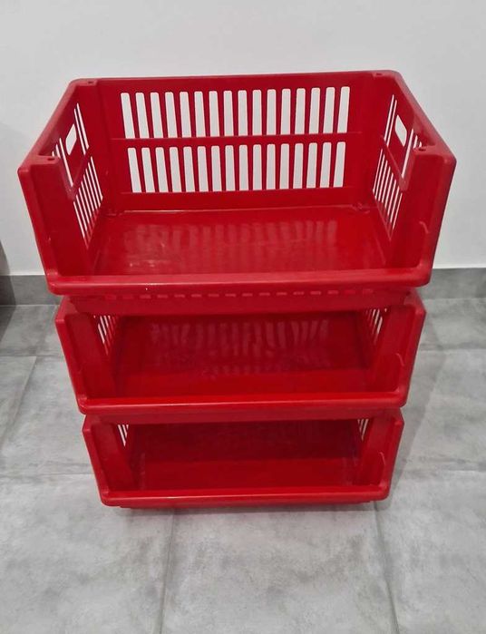 Cestos em plástico - vermelhos e azul - 46cm*35cm*18cm