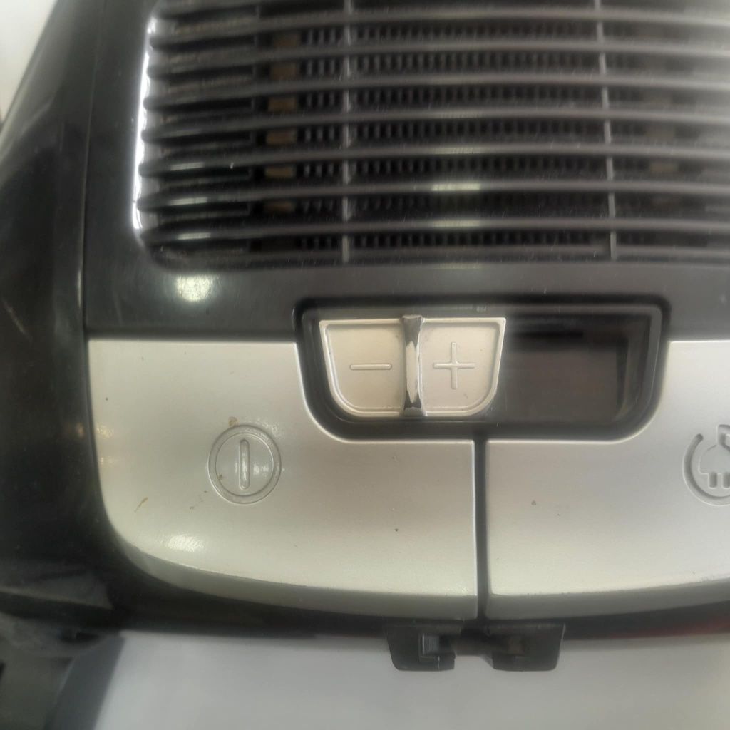 Aspirador marca Aeg
A trabalhar muito bem 35€