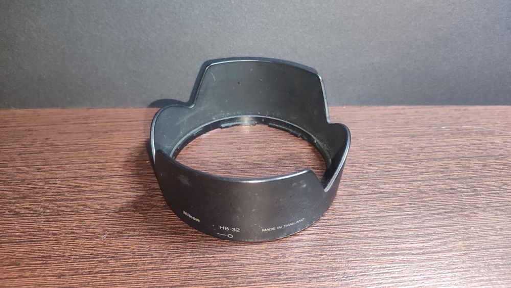 Osłona przeciwsłoneczna na obiektyw HB-32