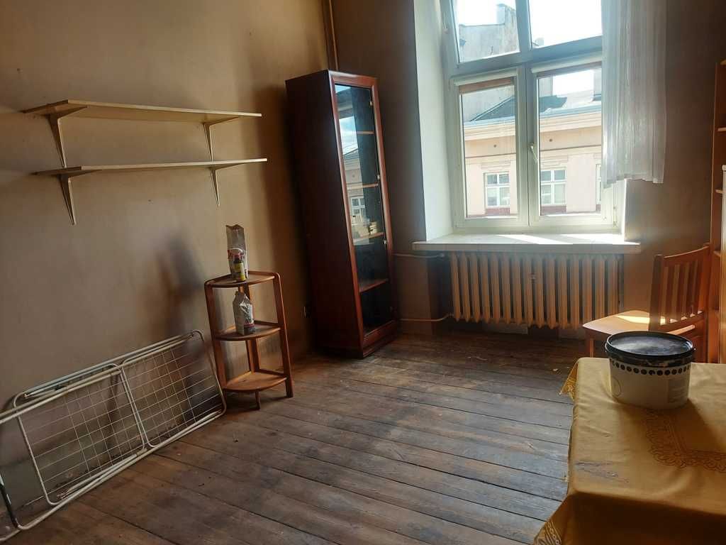 Kawalerka do remontu z CO miejskim na Polesiu - odroczony czynsz