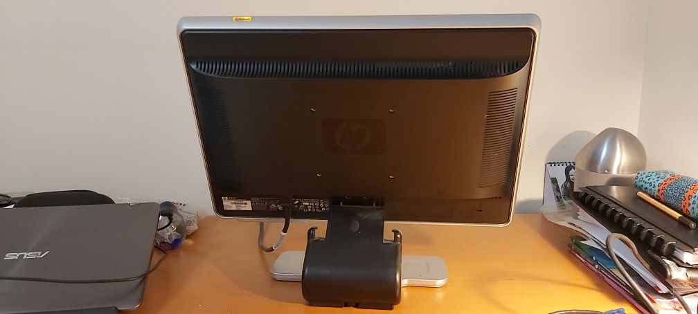 Monitor HP w1907v