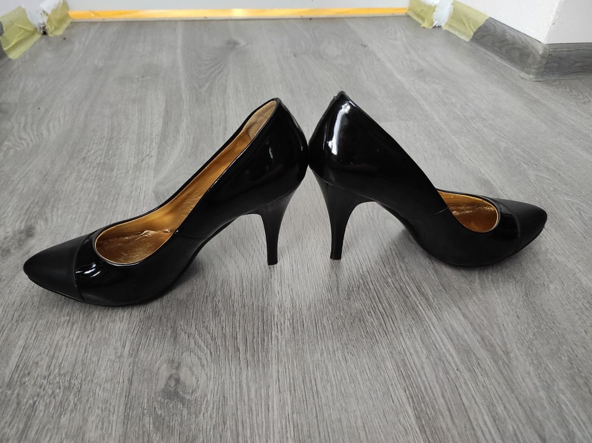 Нові жіночі туфлі 38,36,39 розмір