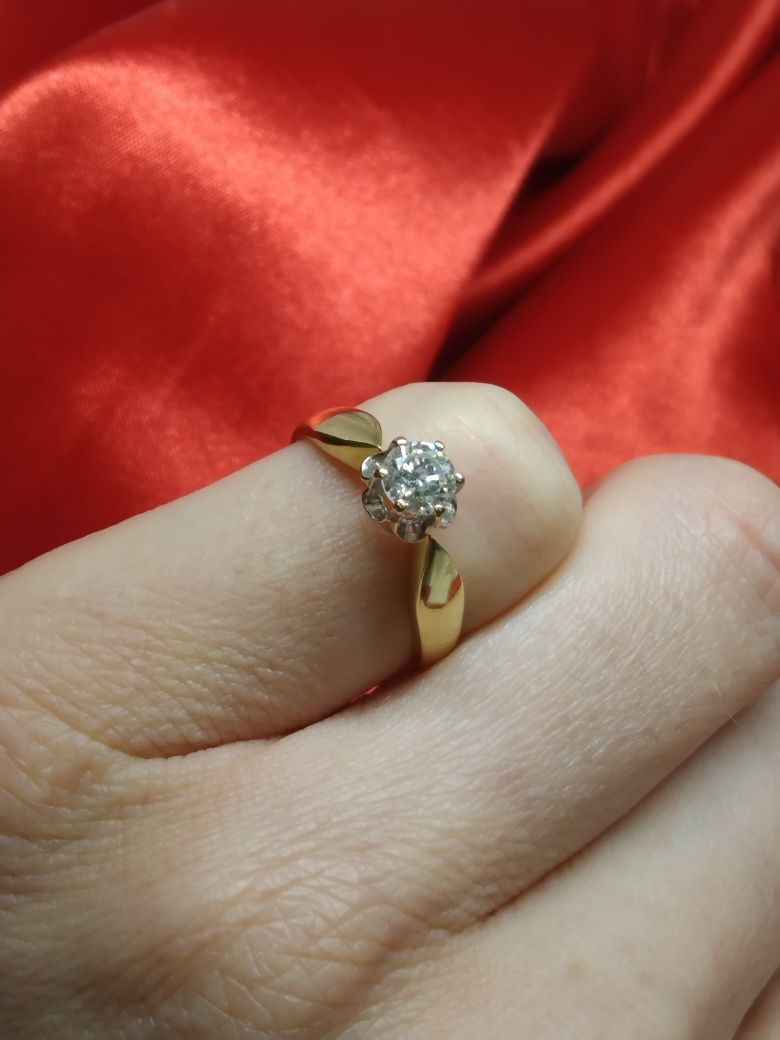 Złoty pierścionek z brylantem złoto 585, R14