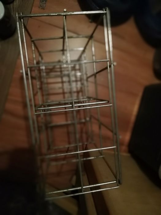 Stojak na wino, szafka metalowa