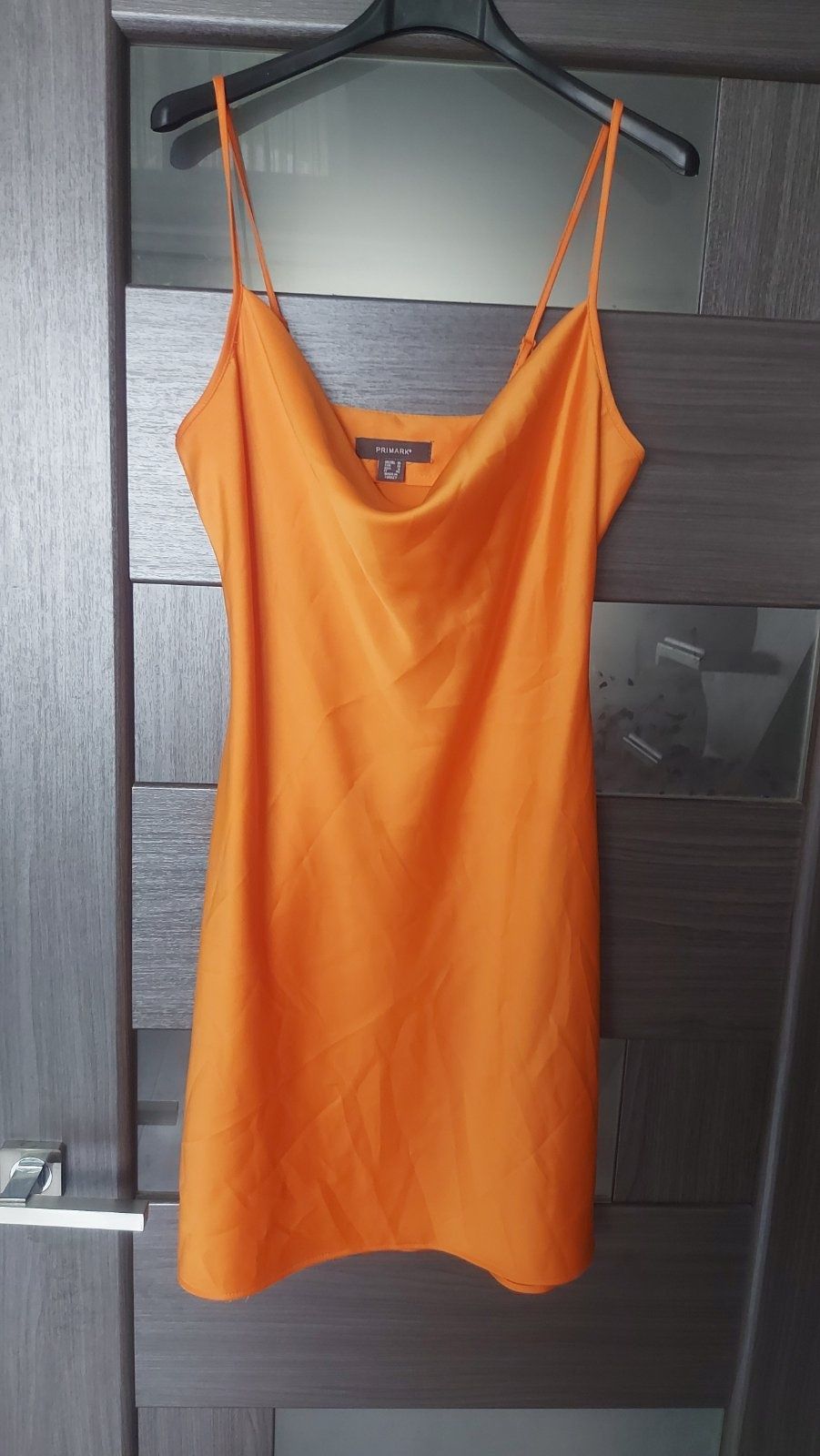 Яскрава сатинова міні сукня від PRIMARK s-m(36-38)
