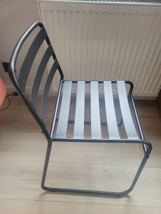 Żelazne, czarne krzesło H&M Home