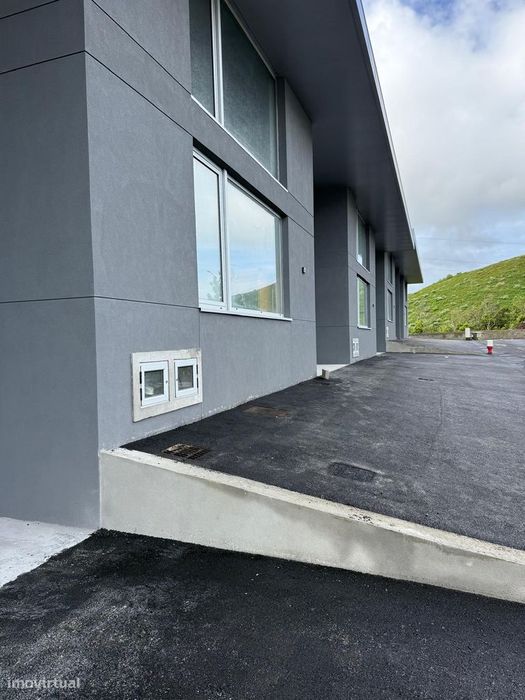 Armazéns Novos à Venda no Pico d’Água Park – Açores
