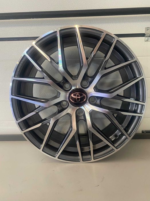 Alufelgi 17 5x114,3 Toyota Auris Avensis C-HR Corolla Cross Camry RAV4