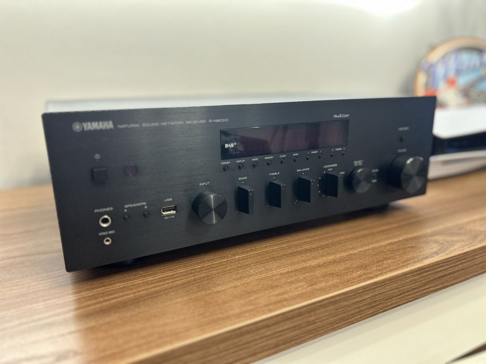 Amplituner Yamaha RN-803 D