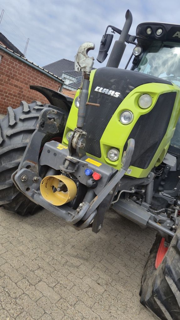 Claas Arion 550 +