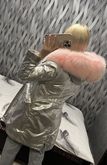 Парка серебро с розовым мехом