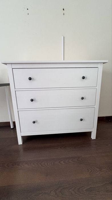 Cómoda + 2 mesas cabeceira Hemnes