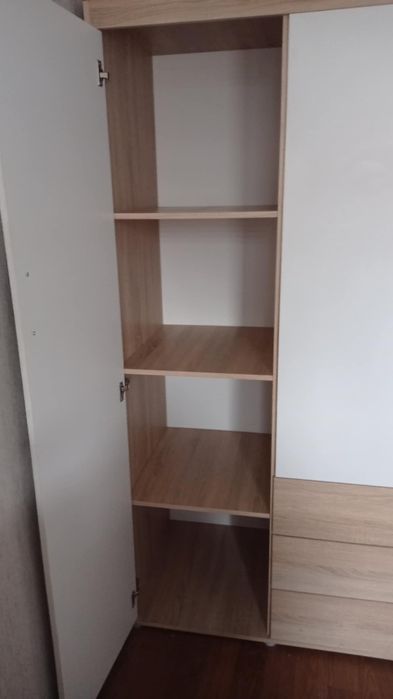 Szafa ubraniowa wys. 200 cm