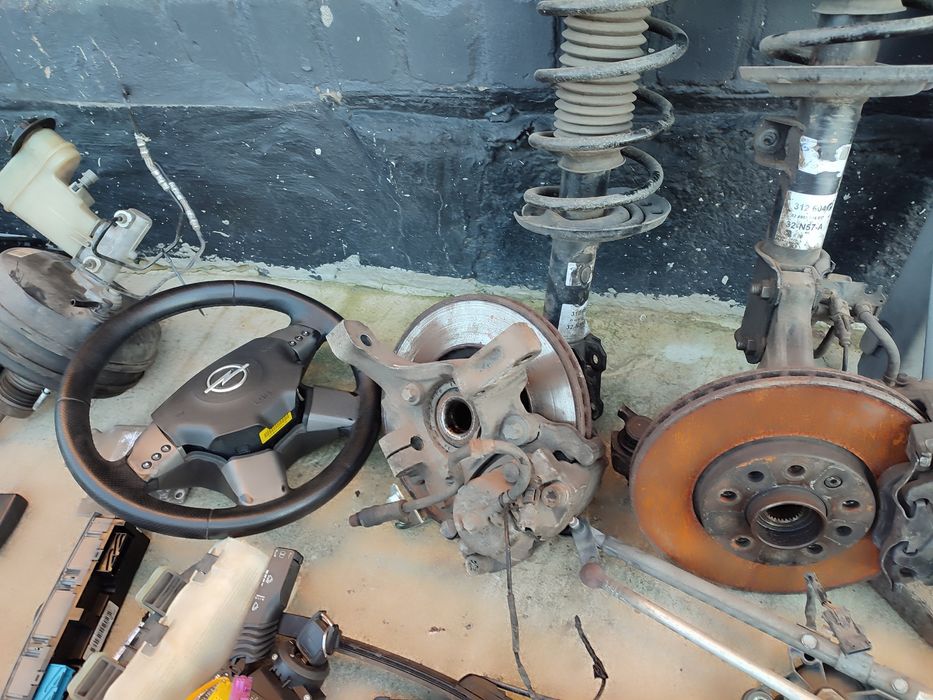 Генератор на Опель Вектра Ц Сигнум Зафира Opel Vectra C Signum Zafira