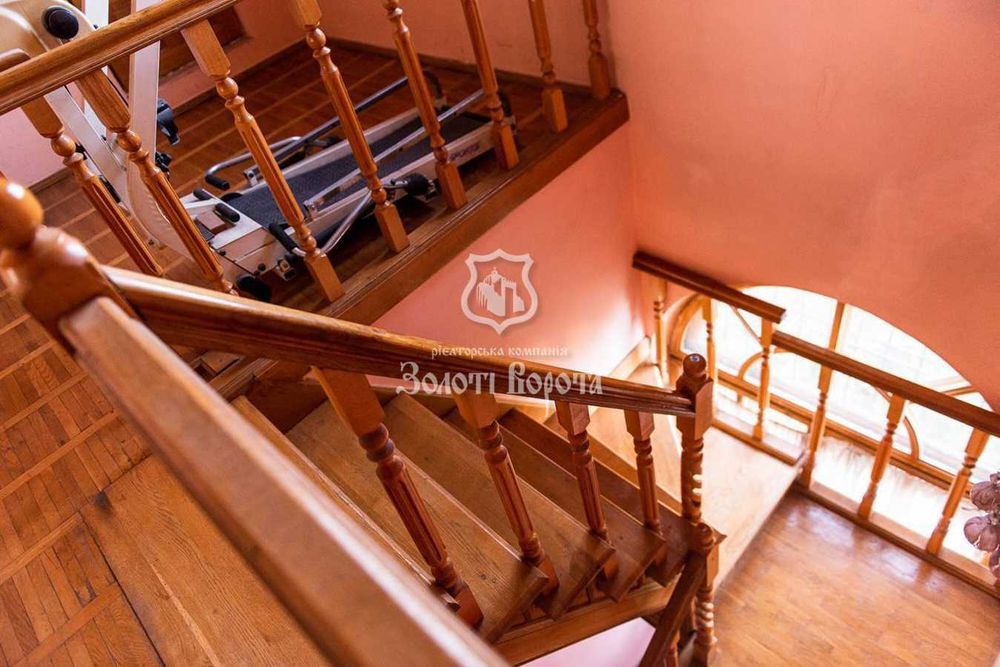 40-ва садова, Славутич, Осокорки,10 хв до метро, будинок 3х поверховий