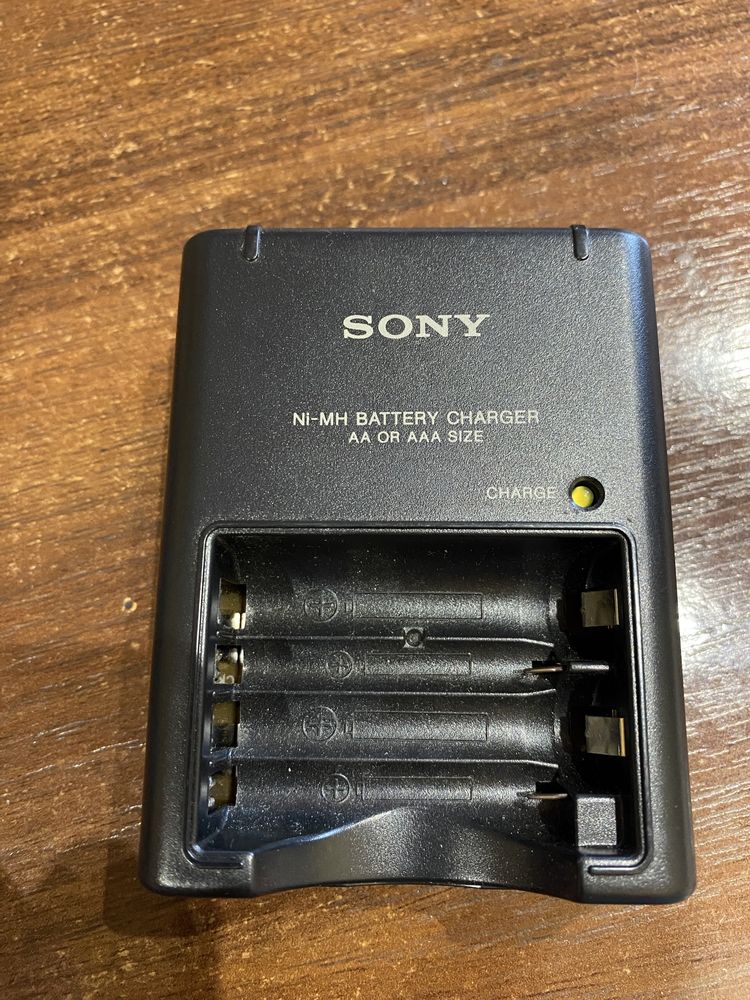 Зарядное устройство Sony BC-CS2A