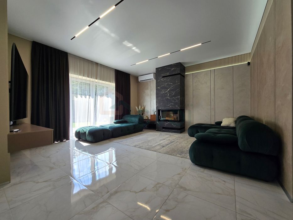 Ліс, тиша, басейн, баня, камін — все, що треба для життя. Лісова Буча