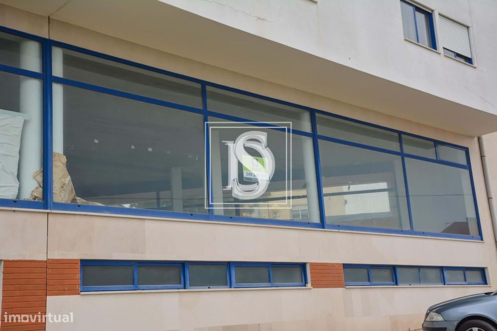 Armazém  em UDF de Tomar (São João Baptista) e Santa Maria dos Olivais