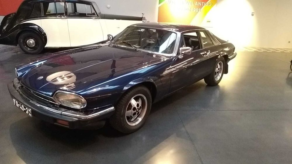 Jaguar XJS V12  único neste estado