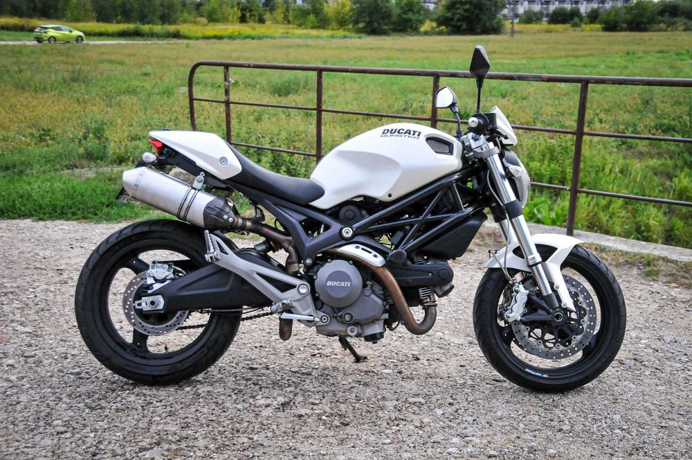 Ducati Monster 696 salon PL