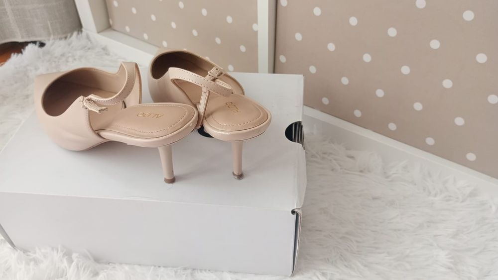 Sandalias tam 37 marca Aldo