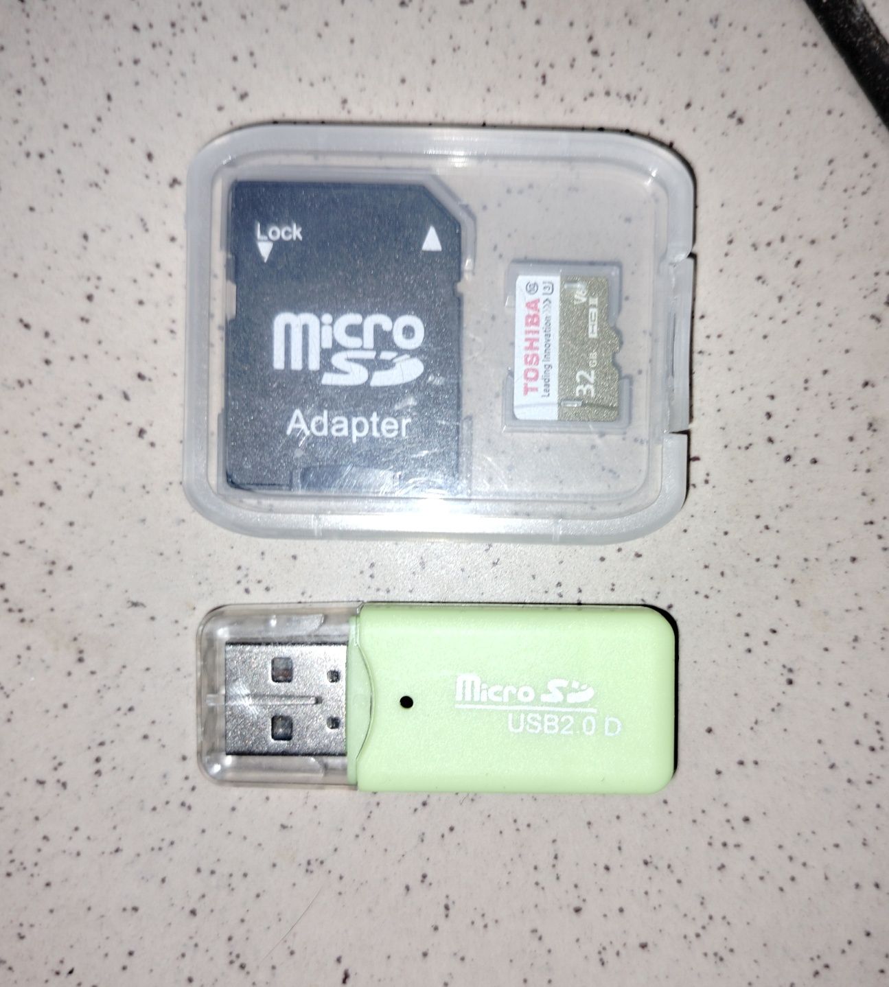 Czytnik kart pamięci microSD+ karta pamięci 32gb TOSHIBA+ adapter
