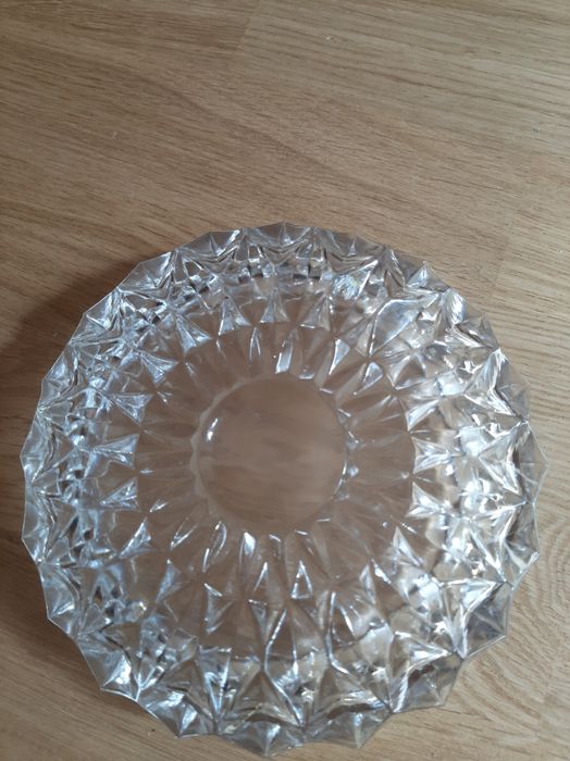 Попельничка кришталева.