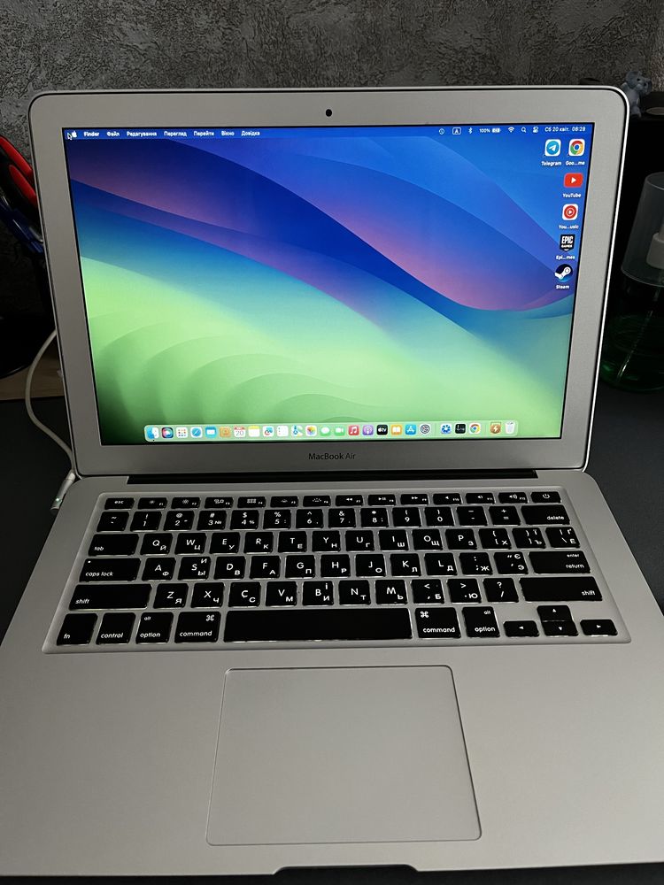 Macbook air 2011  в гарному стані