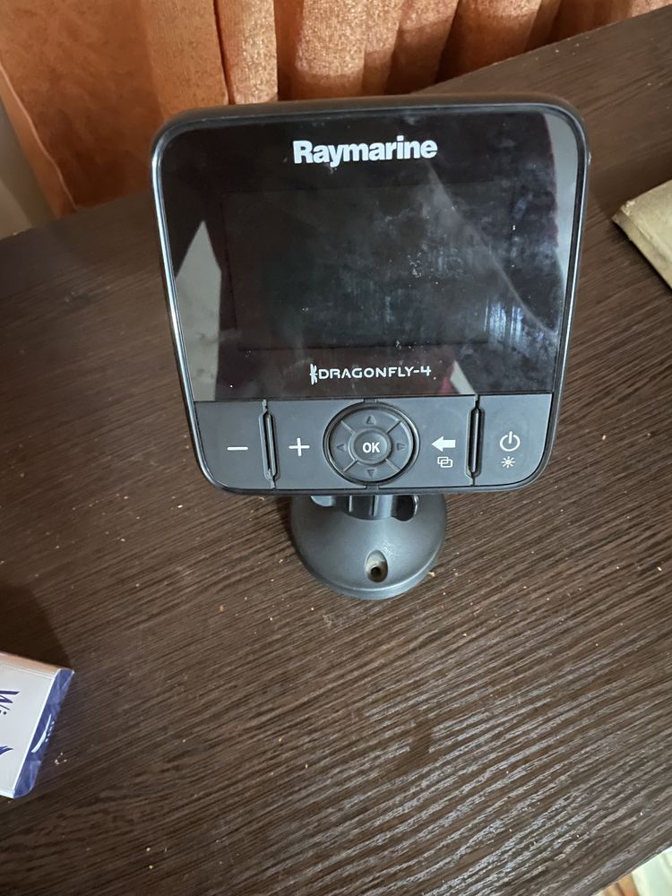 Єхолот Raymarine Dragonfly 4 Pro